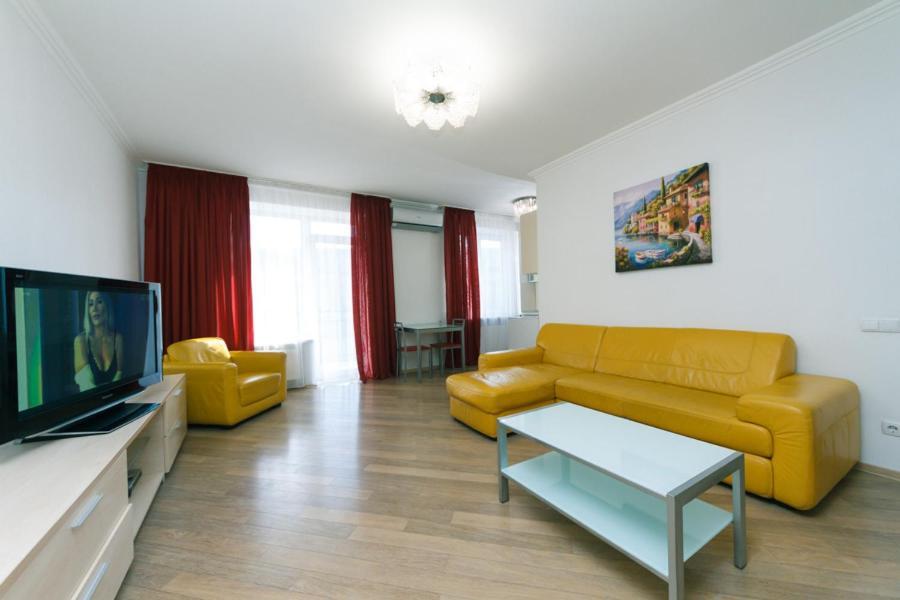 Househome Kyiv Exterior photo